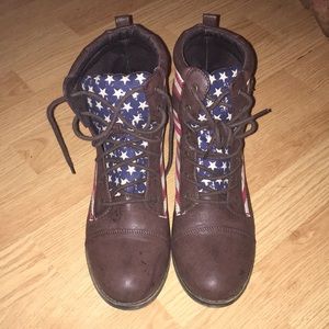Shoe boots